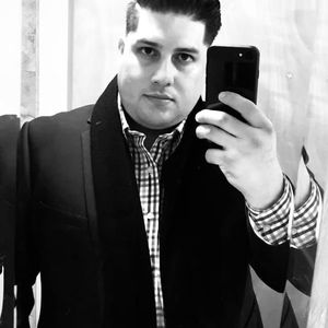 Meet your Posher, Cesar